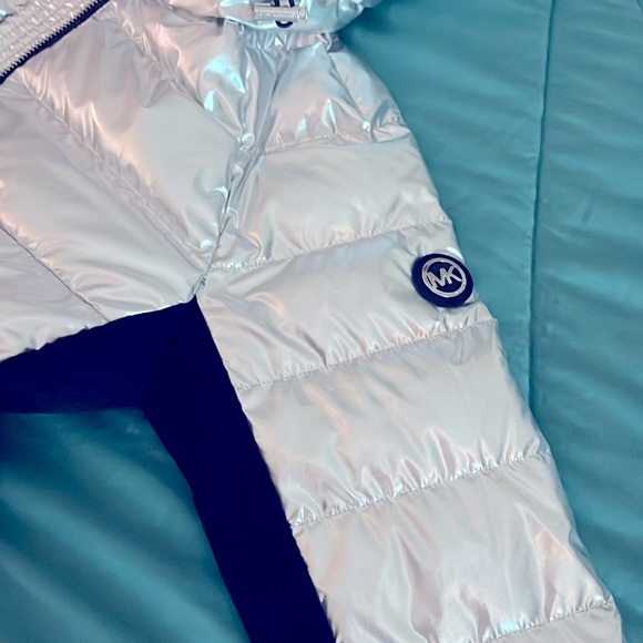 Michael Kors silver and black coat.  Only worn twice.  In excellent condition! - Picture 3 of 6